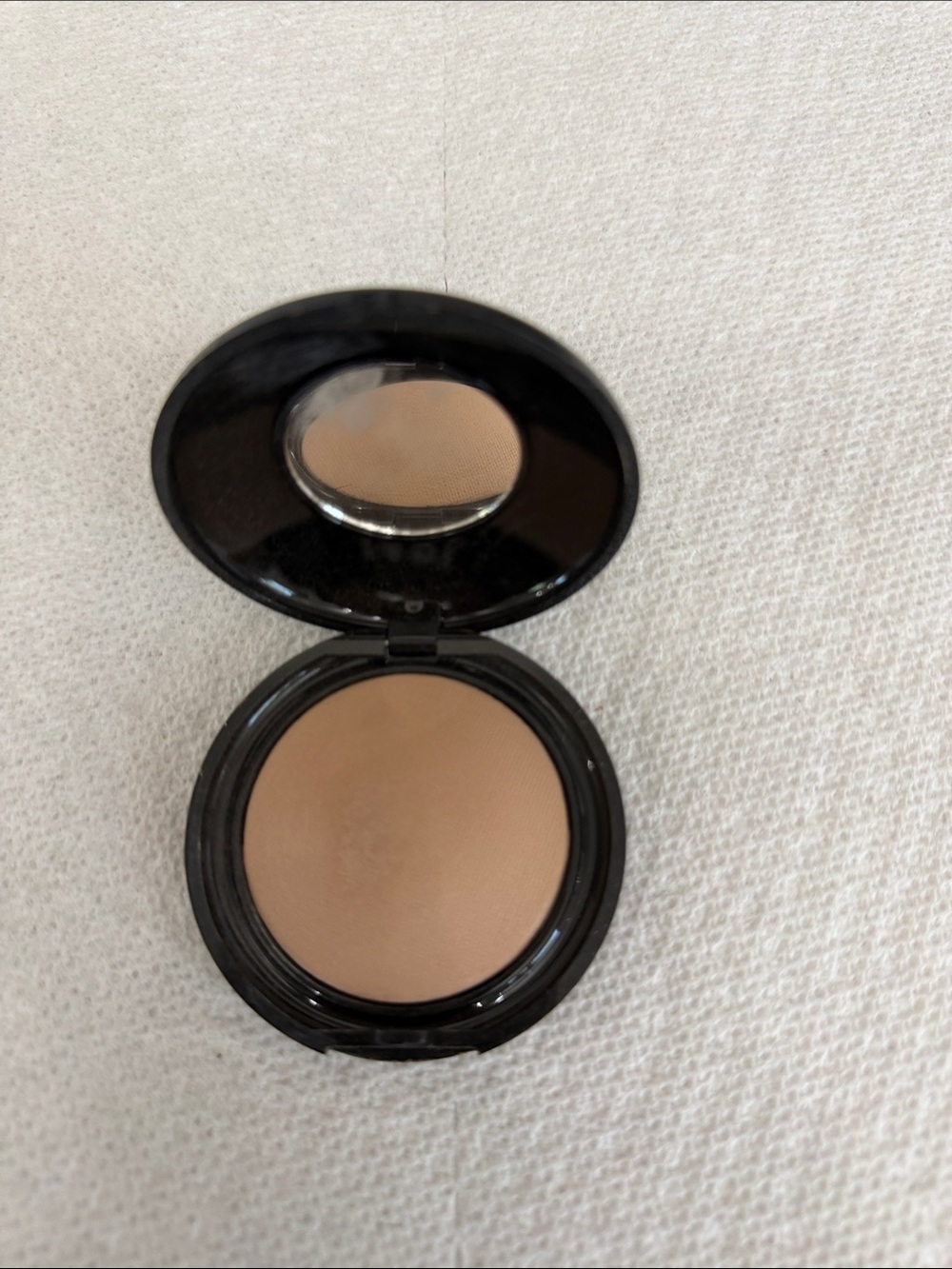 Pat McGrath Blurring powder for under the eyes Medium